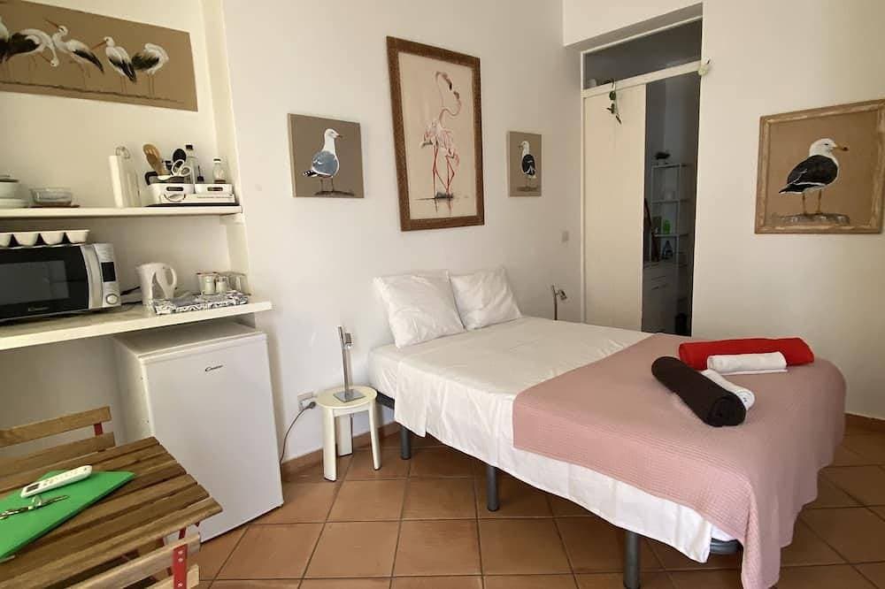 Foto 12 von 19: Ground floor independent studio in historic center, 200 m from the sea