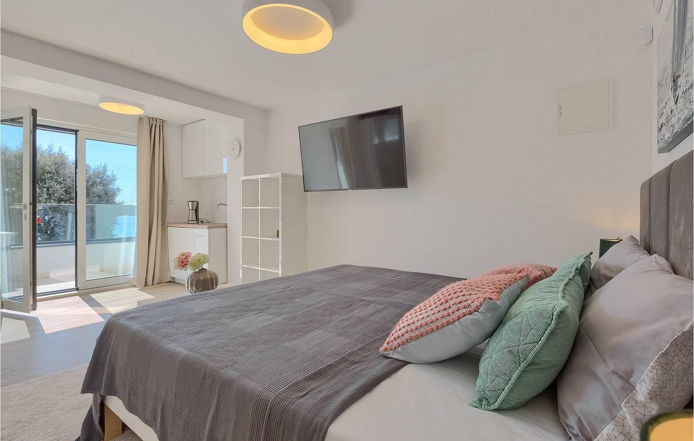 Foto 9 von 40: Geräumige 2-Zimmer-Wohnung mit Pool, WLAN und Strandzugang – Havajka 1 km