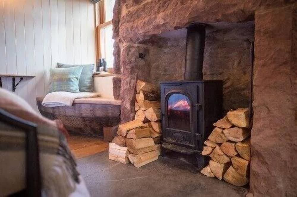 Foto 9 von 22: Atemberaubende 1 Schlafzimmer Fishermans Cottage Hotel liegt in dem schönen Dorf Pennan