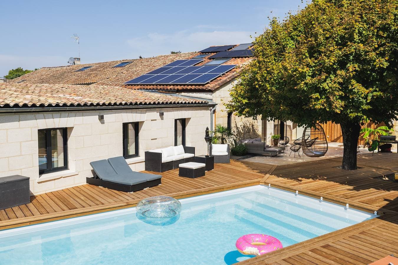 Foto 2 von 35: Villa „Piscine Balnéo Saint Emilion“ mit privatem Pool, WLAN und Klimaanlage