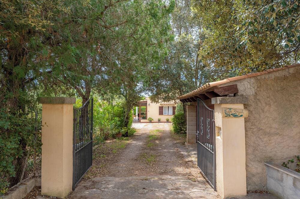 Foto 13 von 24: Villa mit Pool 2,5 km. vom Meer aus Sehr ruhige Gegend. Wifi