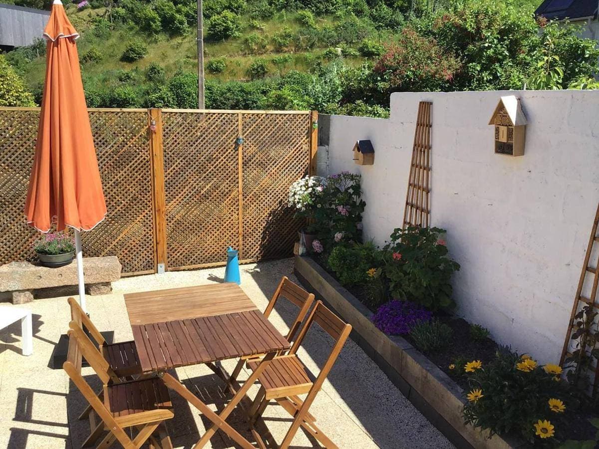 Foto 2 von 25: Charmante maison de pêcheur rénovée, 400m plage Trestraou, parking privé, terrasse et équipements bébé - Fr-1-368-405
