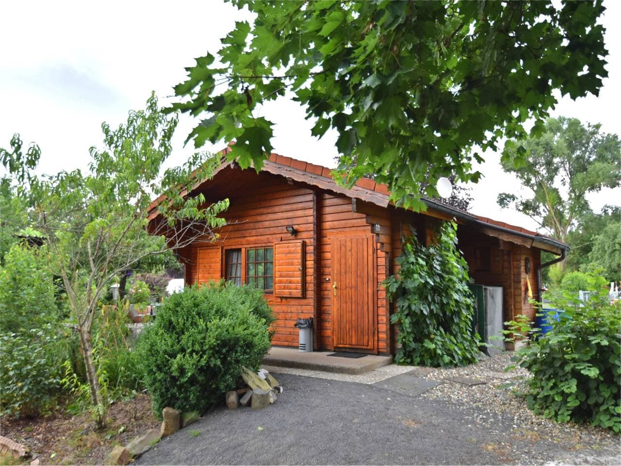 Charmantes Ferienhaus mit eigenem Garten 1