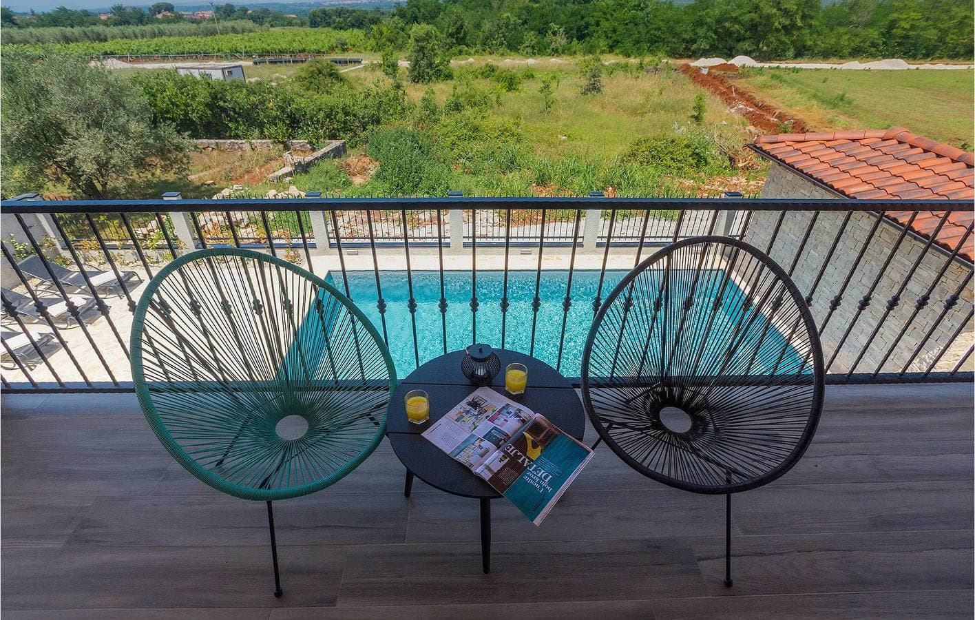 Foto 4 von 57: Geräumige 2-Zimmer-Wohnung mit Pool, WLAN und Parkplatz in der Nähe von Kukci