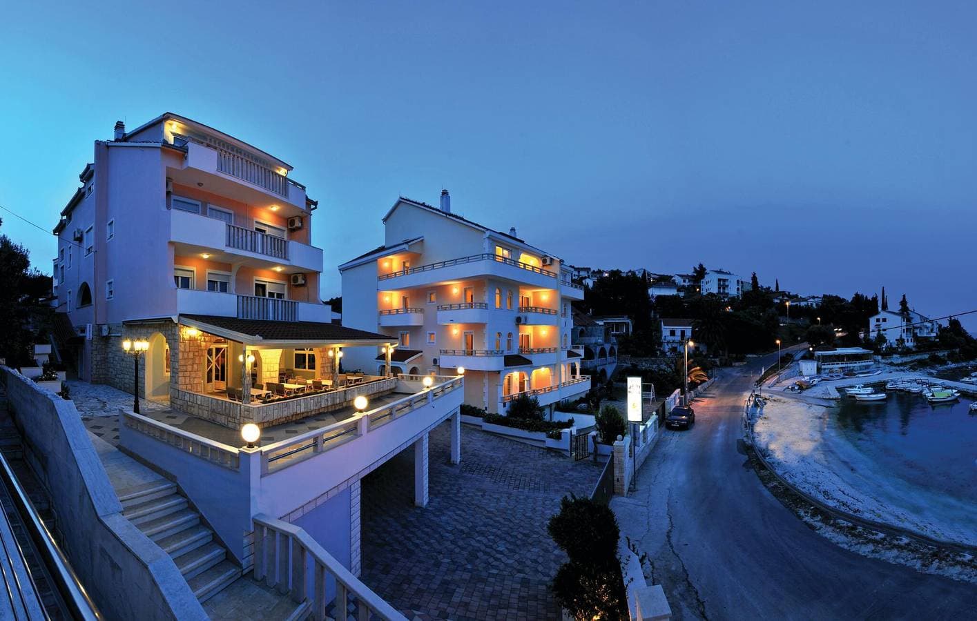Foto 3 von 22: Urlaub am Meer: Gemütliche Ferienwohnung mit Terrasse und WLAN, 600 m vom Strand Uvala Bočići entfernt