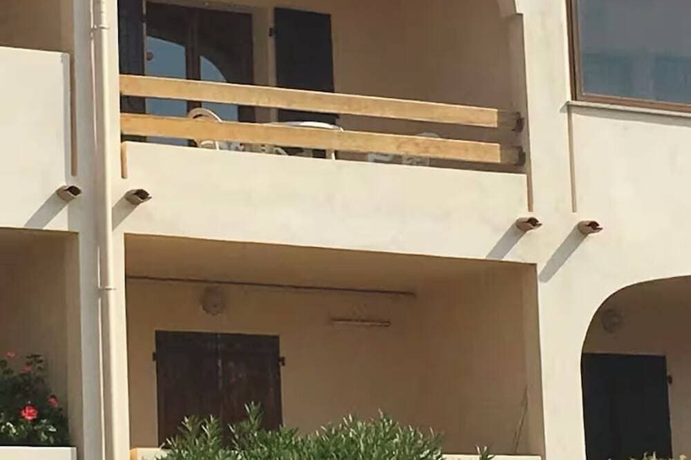 Pleasant sea view apartment 1