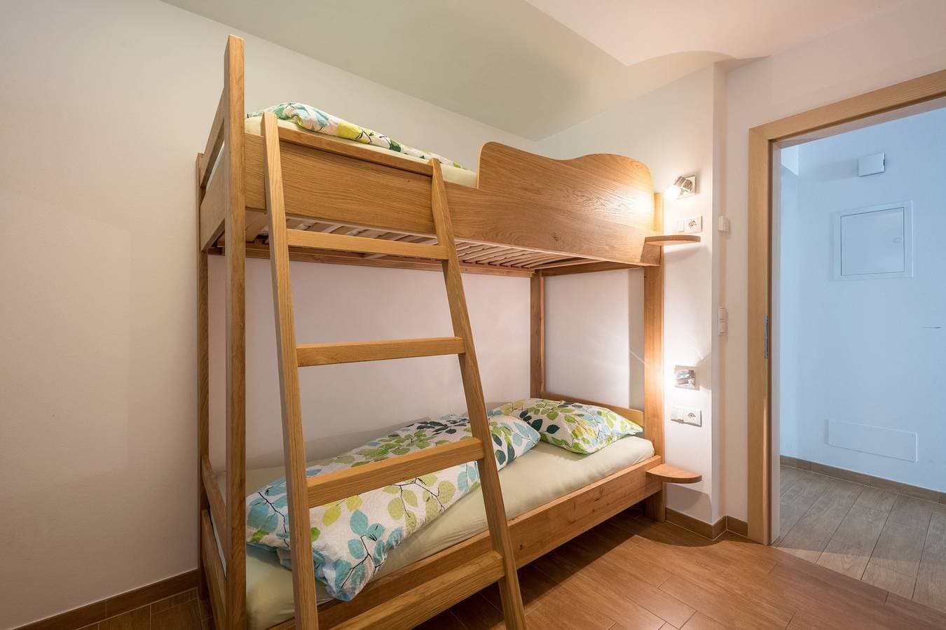 Foto 10 von 18: Gemütliche Ferienwohnung "Pfandlerhof Grün" mit Bergblick, WLAN, Balkon & Garten