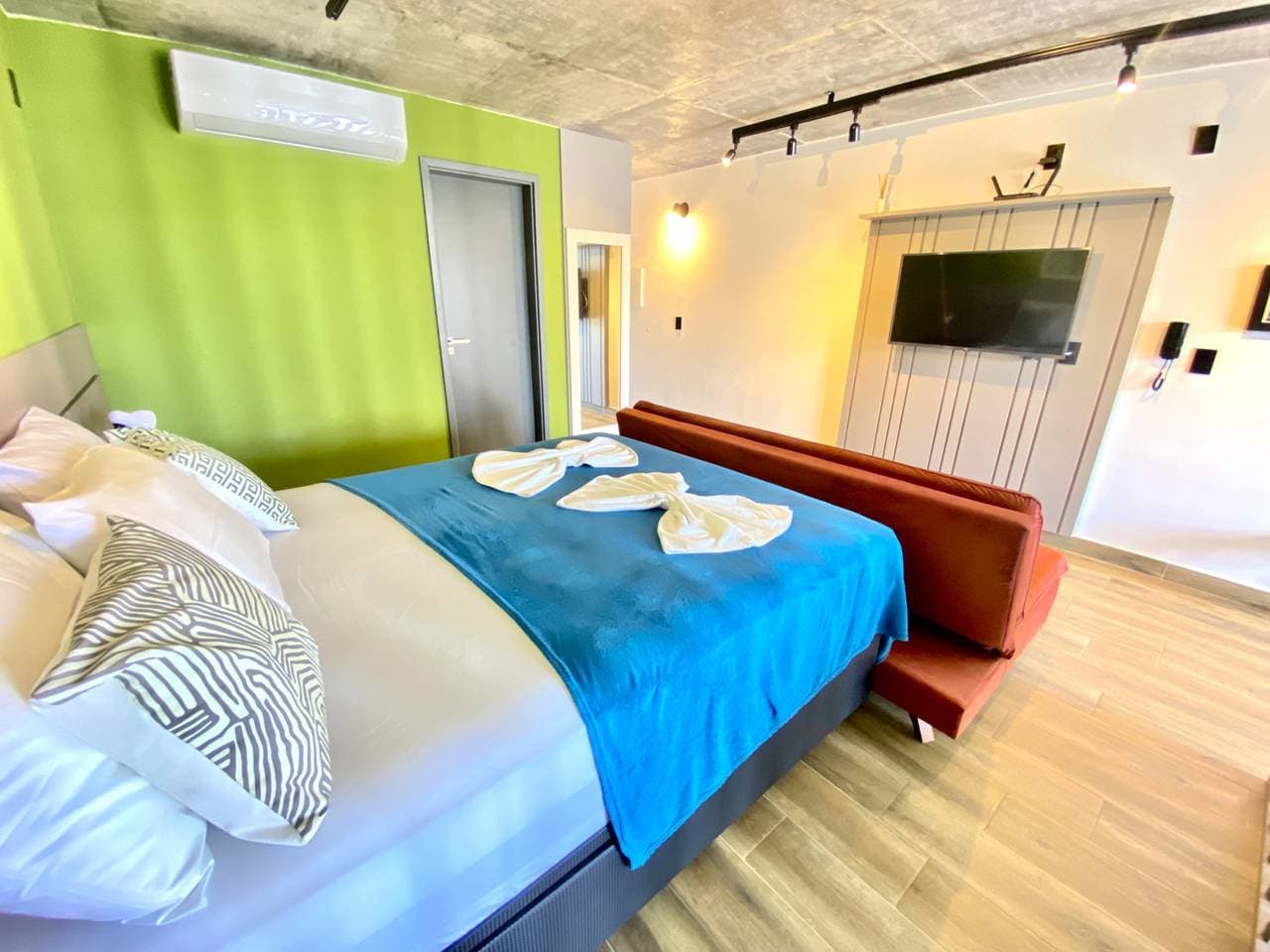 Foto 2 von 16: Ferienwohnung für 4 Personen mit Pool