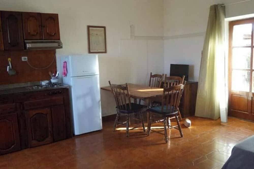 Foto 7 von 24: Villetta Mannucciu – Studio Apartment with a Fireplace and Ocean View in Rena Majore