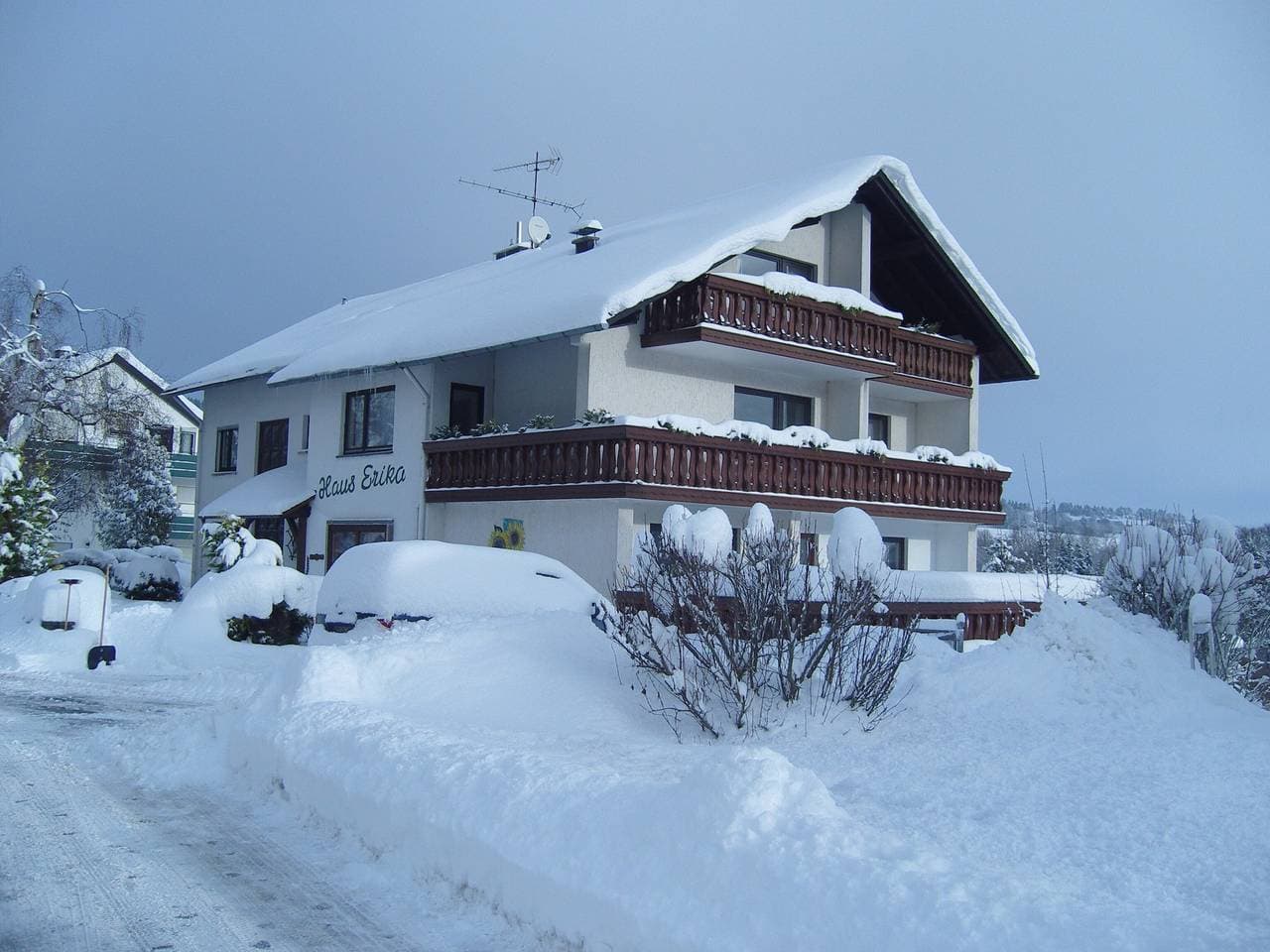Foto 3 von 27: Haus Erika - Ferienwohnung 1 mit WLAN, Balkon und Gemeinschaftsgarten nahe Skywalk