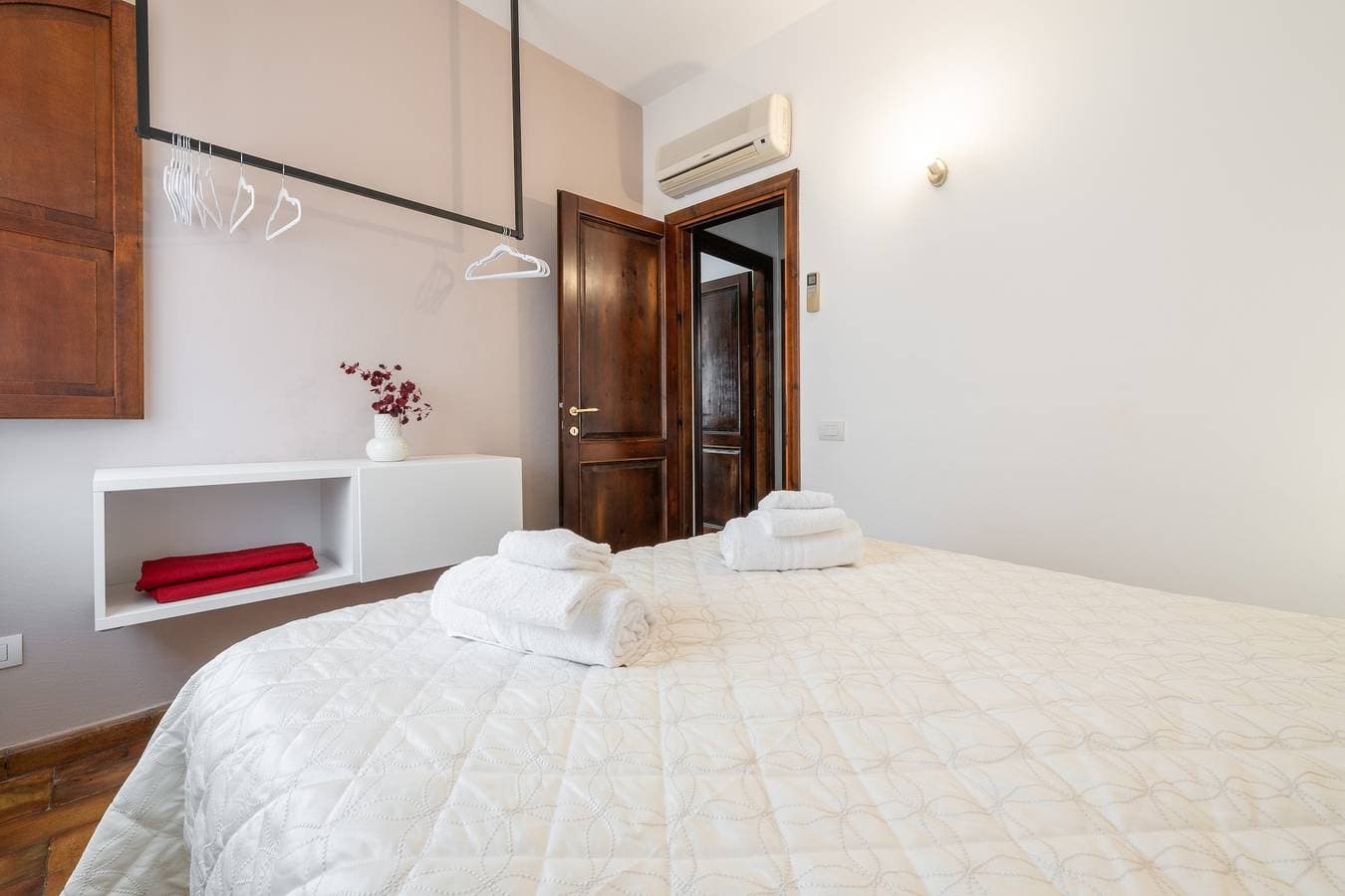Foto 12 von 30: Ferienhaus 'Raggio Di Luna 2' mit Privatterrasse, WLAN und Klimaanlage