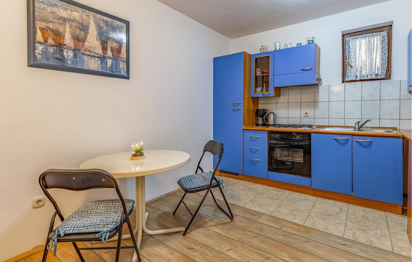 Foto 4 von 24: Gemütliche Ferienwohnung mit Terrasse und Parkplatz, 1 km vom Strand Bijeca entfernt