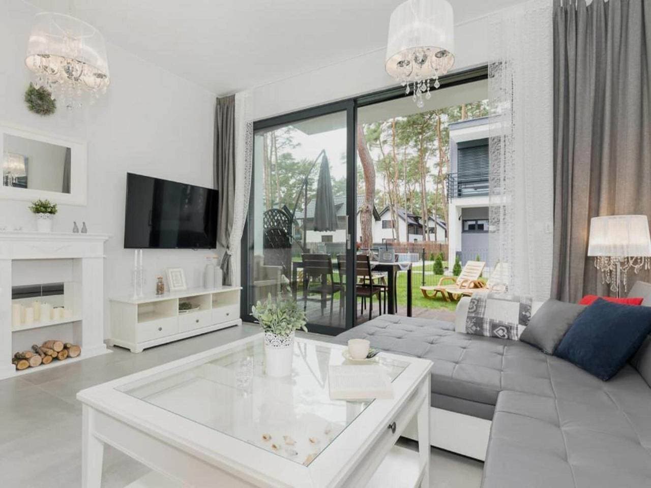 Foto 3 von 28: Komfortables Ferienhaus mit Garten und Sommerpool