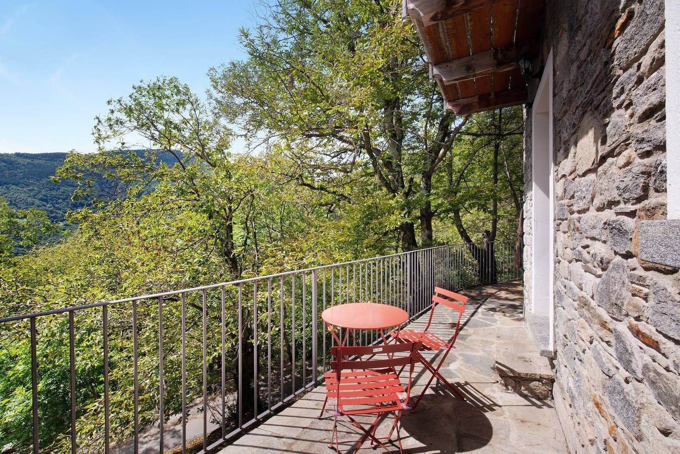 Foto 3 von 27: Studio 'La Fonte Di Mariella' mit Bergblick, Wellnessbereich und Wi-Fi