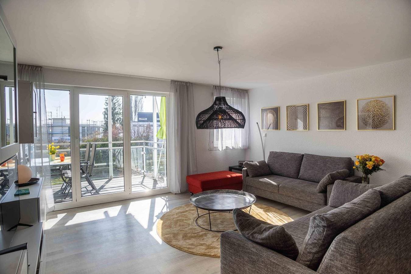 Komfortable Ferienwohnung mit überdachtem Balkon nahe See und Zentrum in Überlingen 1