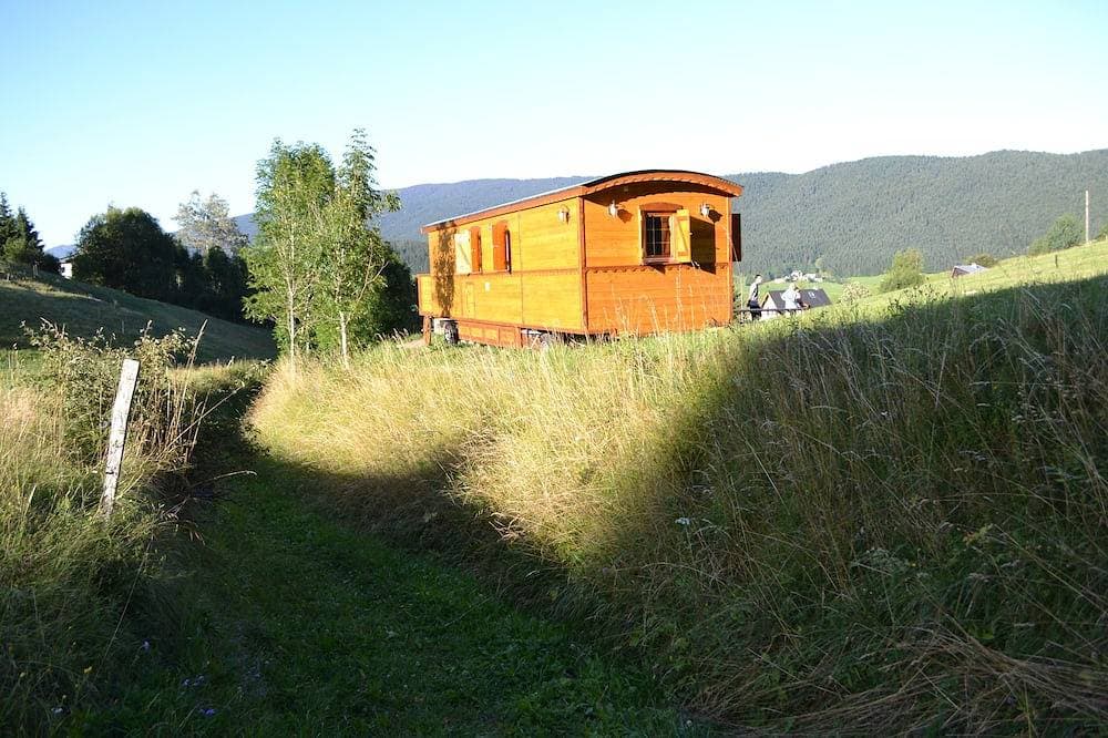 Foto 11 von 28: Mieten Sie einen komfortablen Holzanhänger auf dem Bauernhof am Vercors