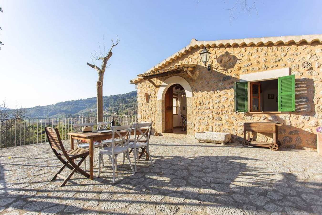 Foto 4 von 27: Ferienhaus "Es Tarongers" mit Bergblick, Garten, Terrasse & Pool