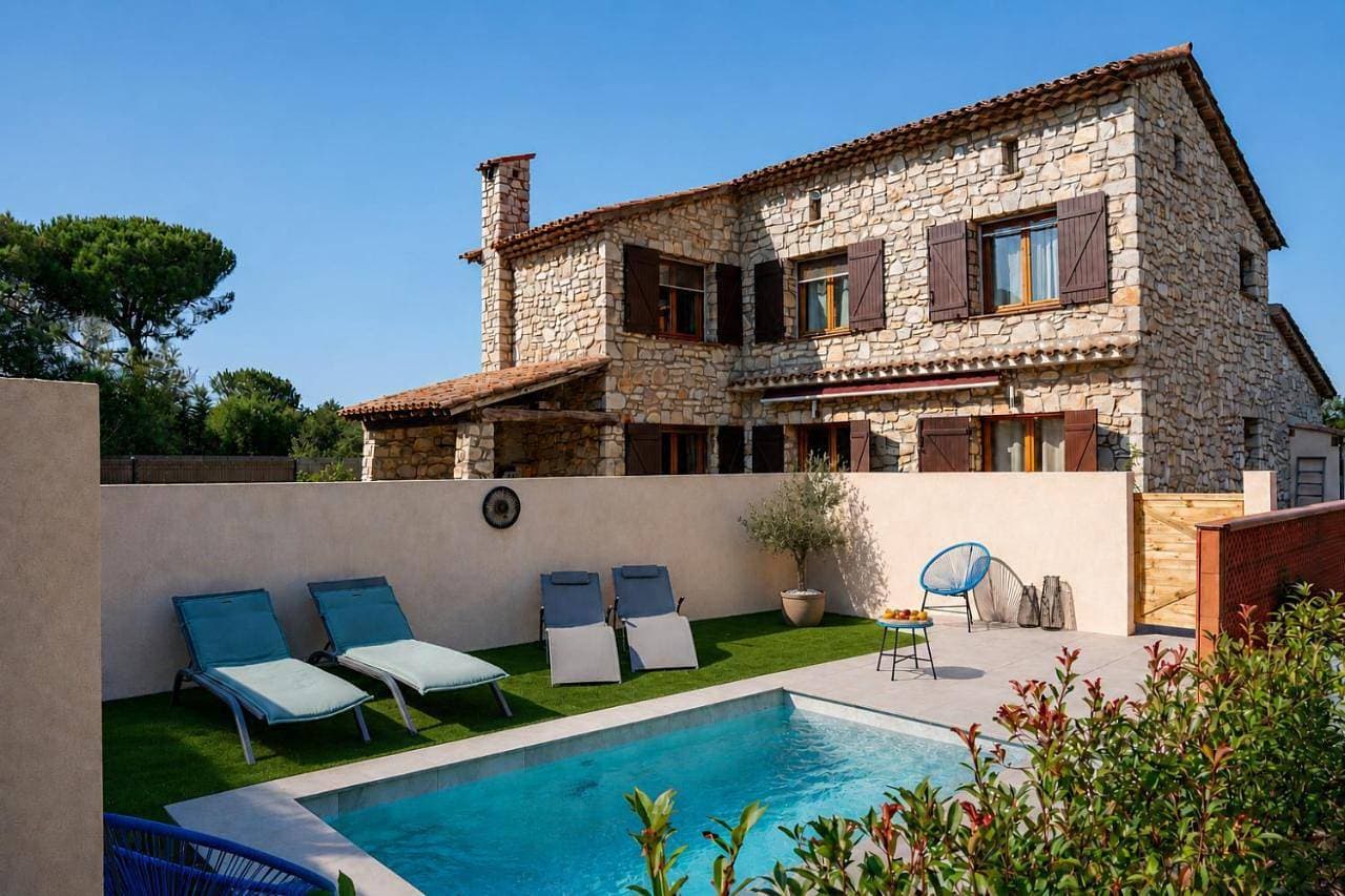 Suites 5 étoiles - Piscine - Proches Plages - Le Mas de la Clé d'or 1