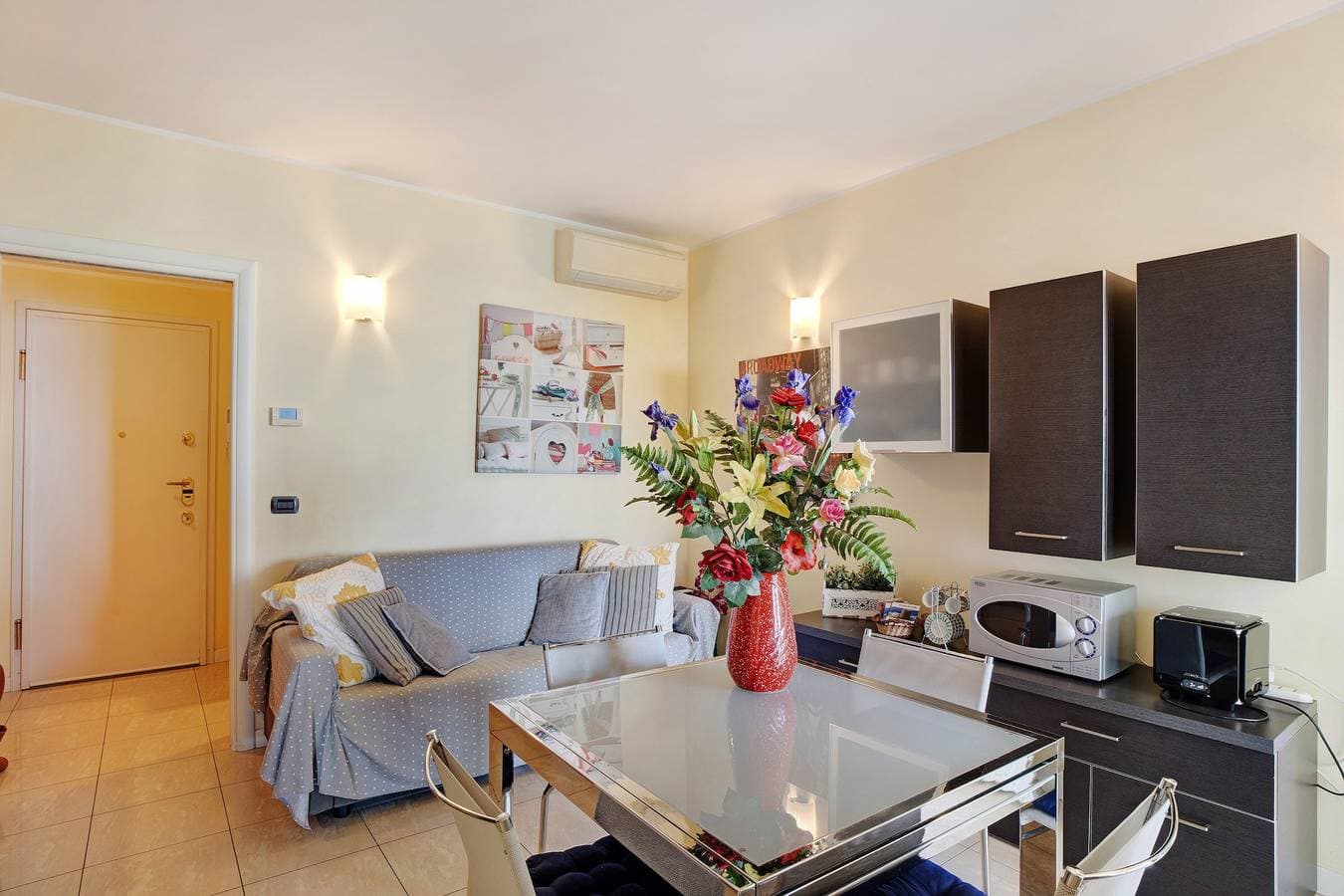 Foto 5 von 21: Ferienwohnung "Miradore" mit Meerblick, WLAN, Klimaanlage, Balkon & Terrasse