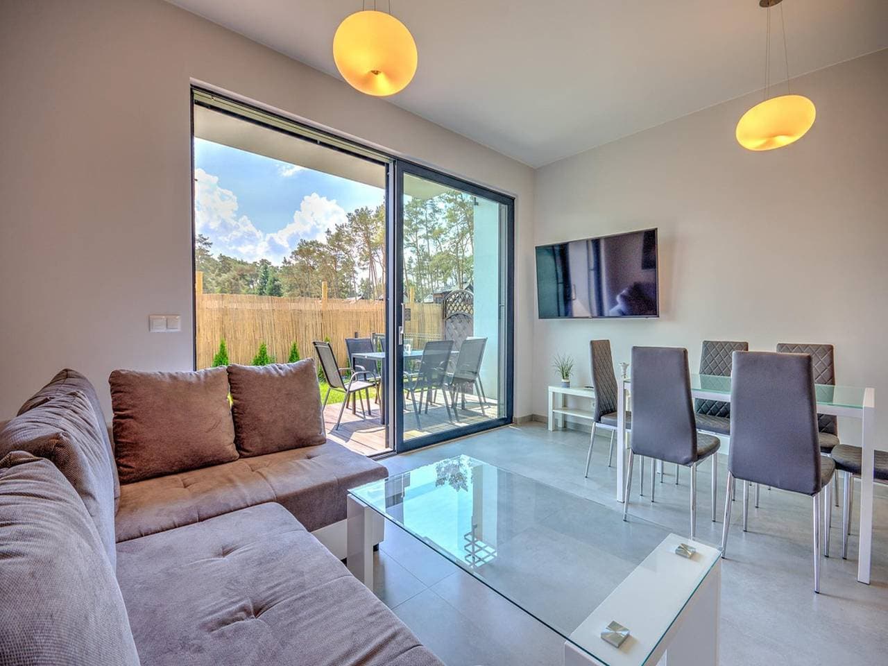 Foto 11 von 31: Komfortables Ferienhaus mit Garten und Pool