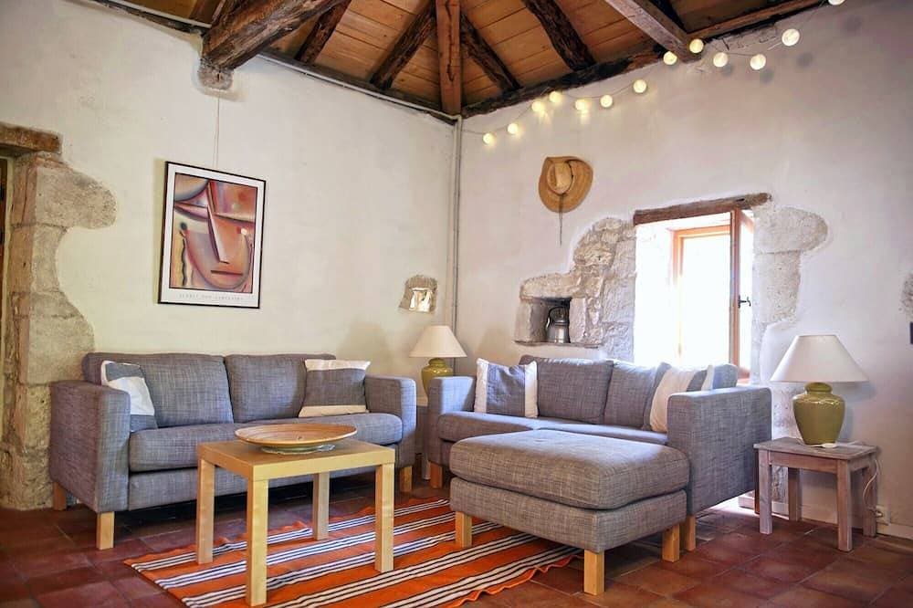 Foto 5 von 22: Gemütliches, ruhiges Steinhaus mit Pool und privatem Garten