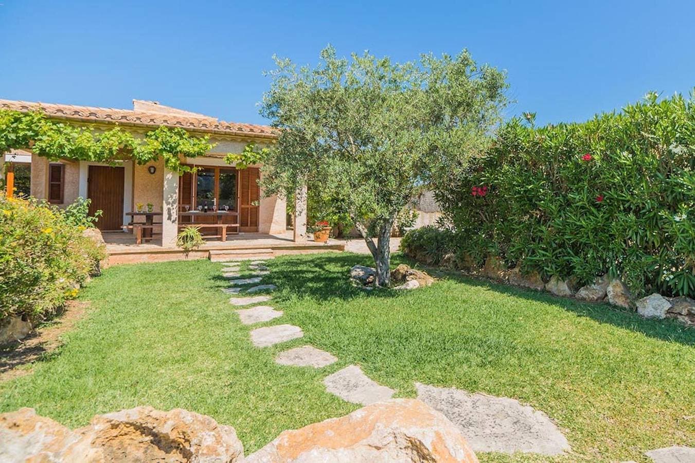 Foto 4 von 25: Landhaus 'Finca Can Xanet' mit Bergblick, WLAN und Klimaanlage