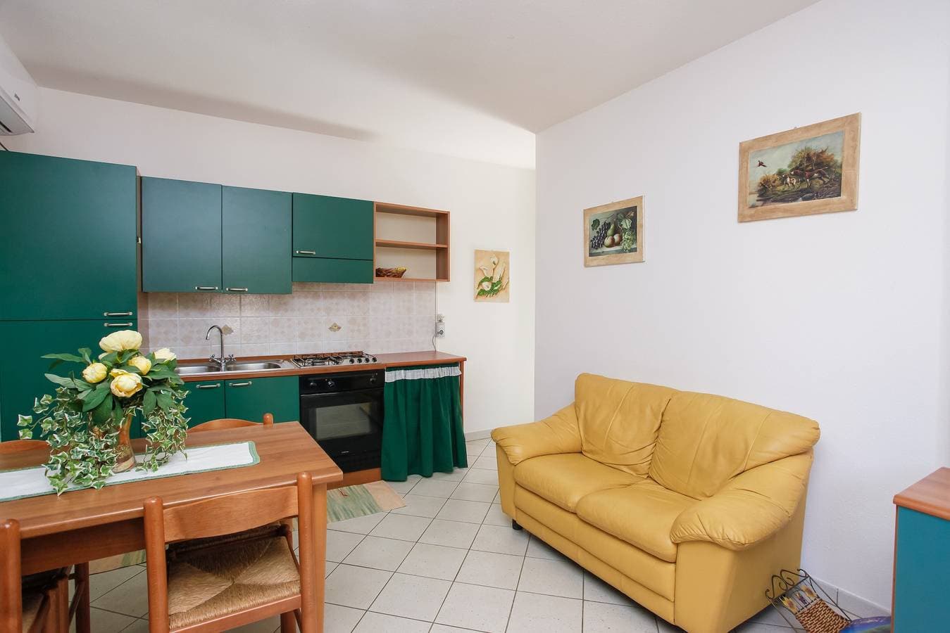Foto 8 von 17: Ferienhaus "mirtagru Ena casa vacanze" mit 2 privaten Terrassen und WLAN