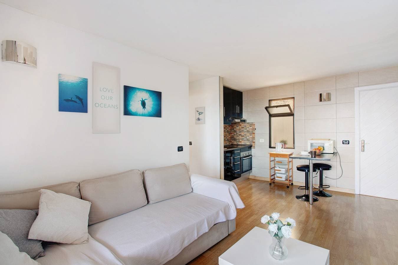 Foto 9 von 35: Ferienwohnung "Sunset" mit Meerblick, Gemeinschaftspool und WLAN