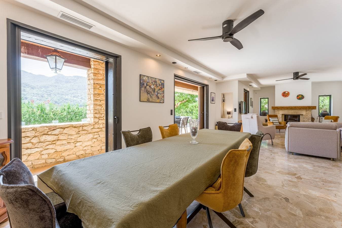 Foto 9 von 27: Ferienhaus „La Villa D'antan – Pool“ mit Bergblick, WLAN und Klimaanlage