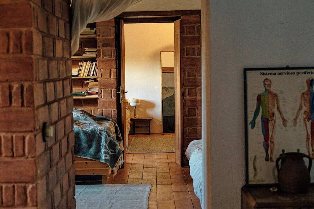 Foto 5 von 10: A hillside retreat with a pool and panoramic views your escape in rural Portugal