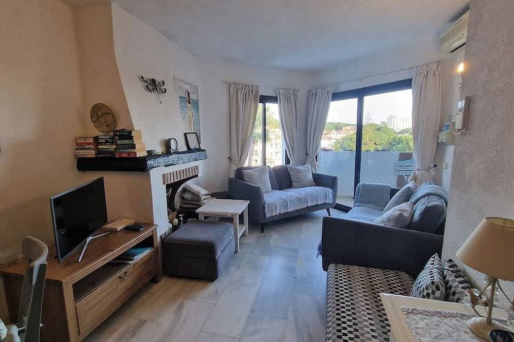 Foto 12 von 30: Condo with Pool & Mediterranean Views