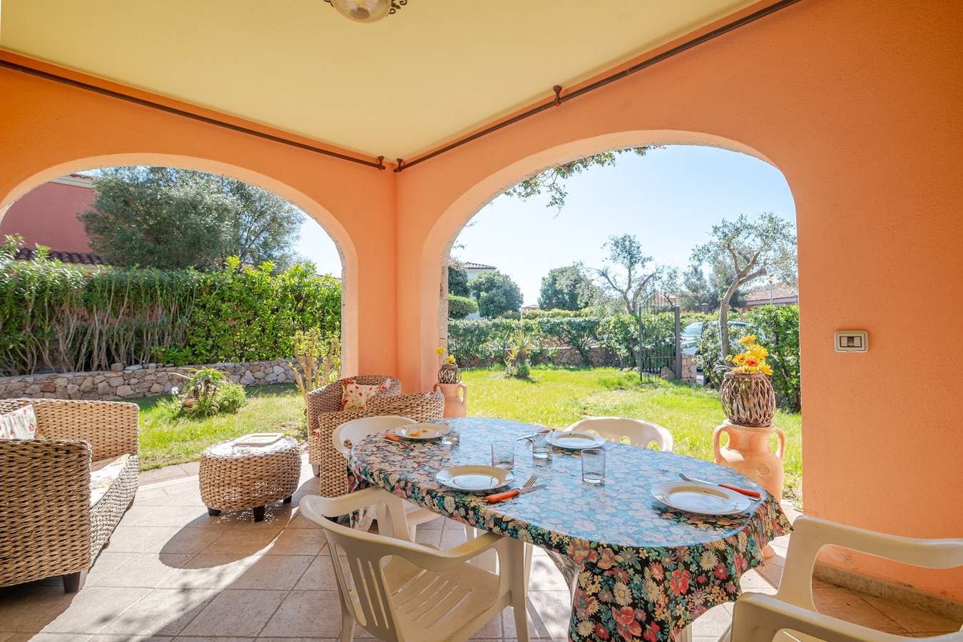 Villetta con giardino centro 1
