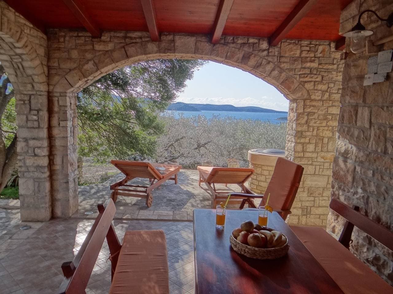 Foto 2 von 50: Stone House San Pelegrin-Two Bedroom Holiday Home with Terrace and Sea View