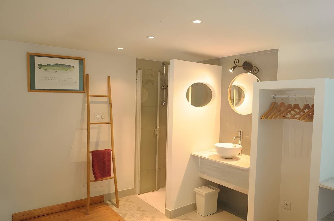 Foto 5 von 12: Ferienwohnung 'La Truite' mit privater Terrasse, Wi-Fi und Klimaanlage