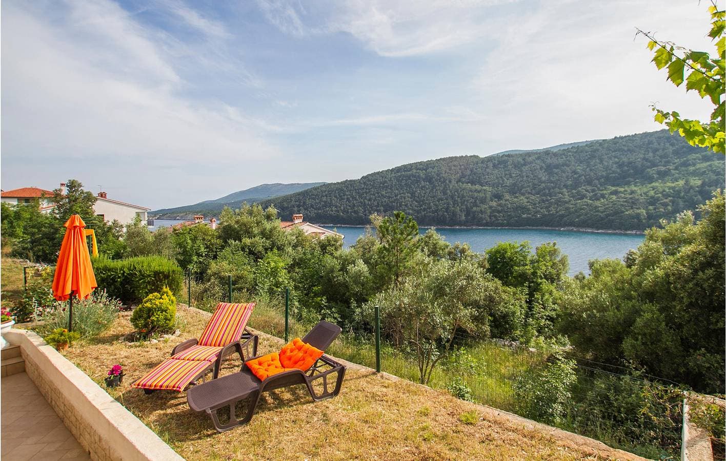 Charmantes Apartment mit Terrasse, WLAN und Parkplatz, 2,5 km vom Strand entfernt 1