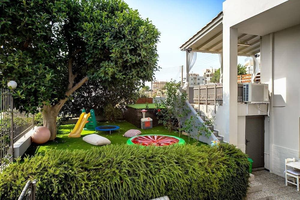 Foto 12 von 30: Arismari Garden - Apartment with a beautiful BBQ garden.