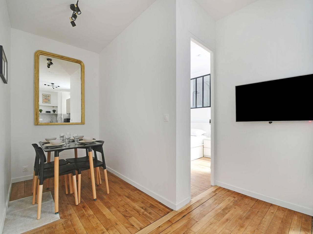 Foto 8 von 15: Charmante Wohnung -1Br-4P- Petit-Montrouge
