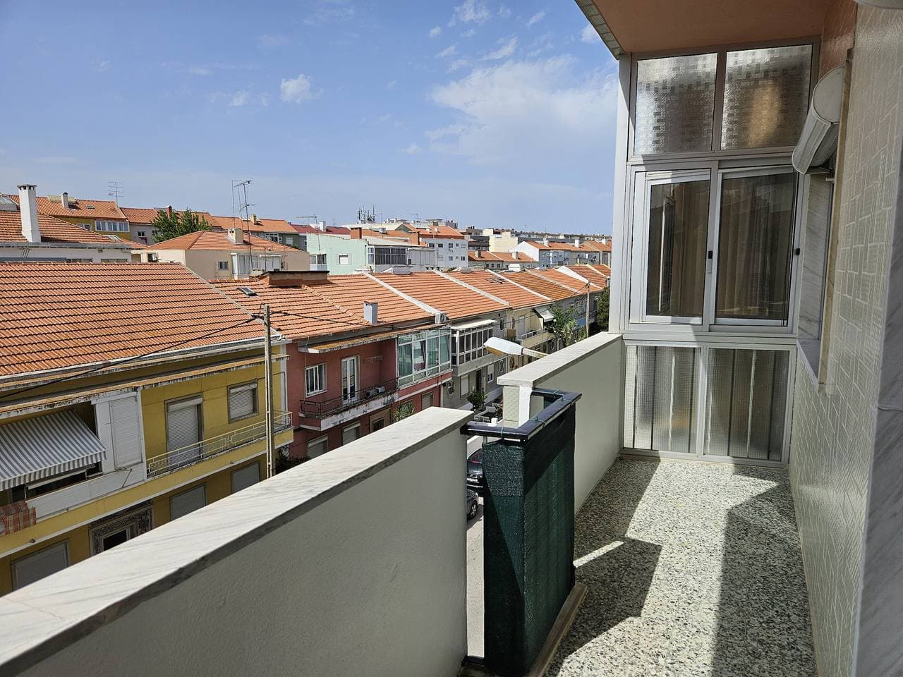 Foto 9 von 26: Light Spacious Almada Apartment