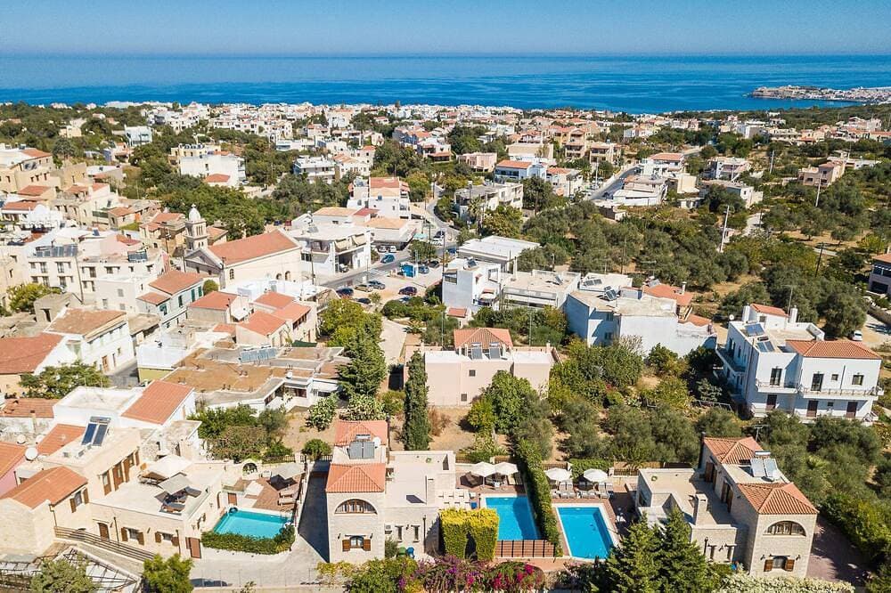 Foto 4 von 30: Familienvilla Elia mit privatem Pool, 2 Minuten zu Fuß zu lokalen Annehmlichkeiten