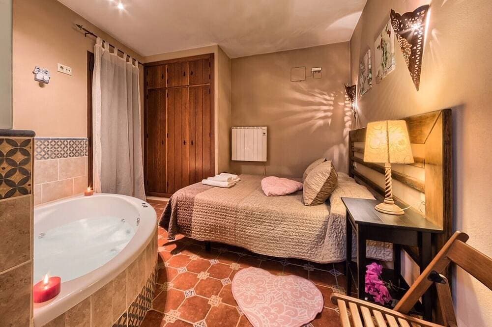 Foto 7 von 30: Ideale Paare, Jaccuzi im Zimmer, Aktivitäten in der Natur