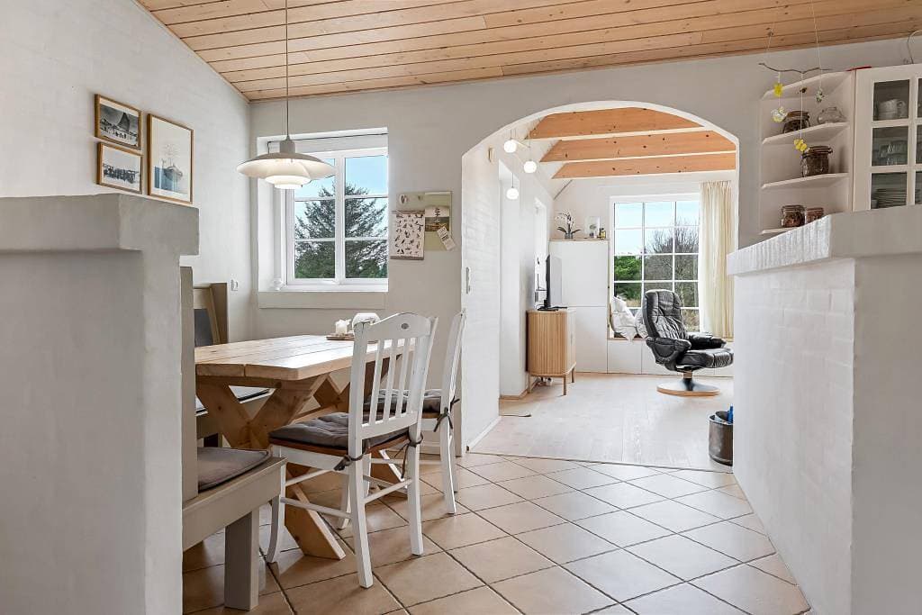 Foto 8 von 28: Charmantes Reetdach-Ferienhaus auf großem Naturgrundstück – nahe der Nordsee und dem Waldspielplatz