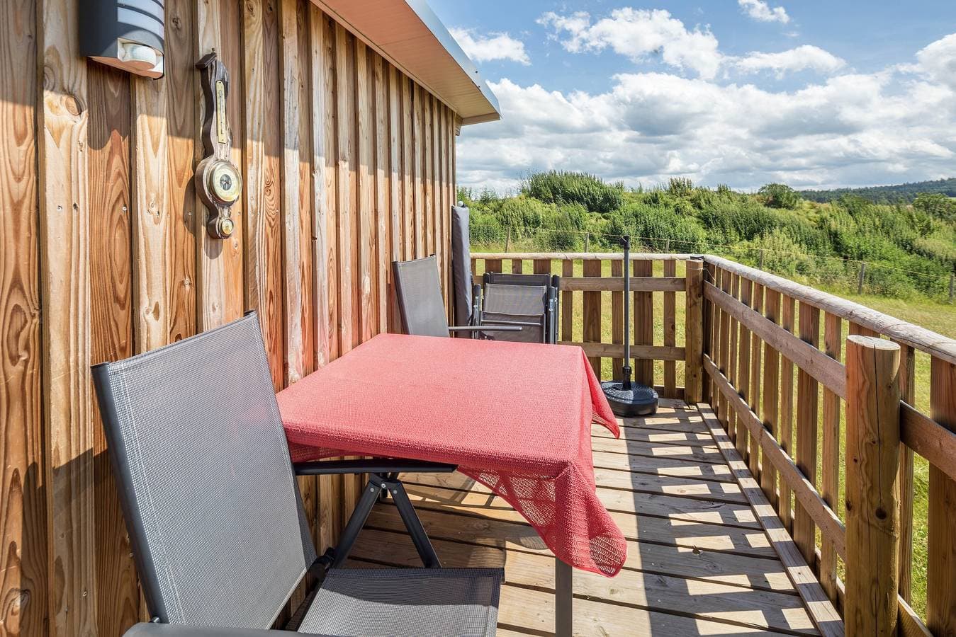 Foto 2 von 21: Ferienhaus 'Tinyhouse Alpakawiese' mit privater Terrasse und Gemeinschaftsgarten