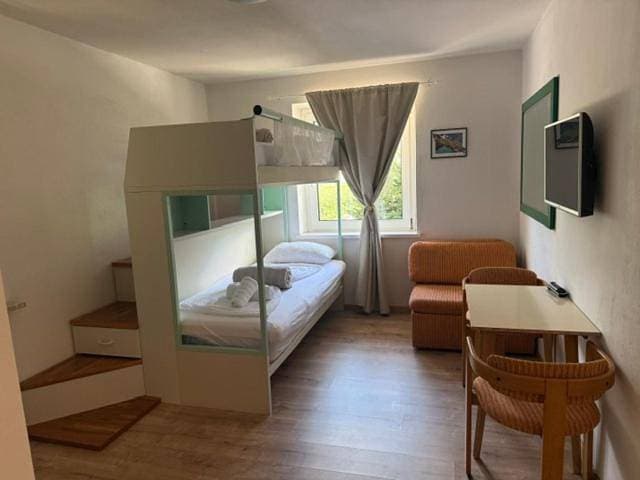 Foto 2 von 5: Small Double Room