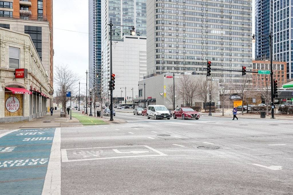 Foto 6 von 18: Tasteful South Loop 1Br nr L & Grant Park, by Blueground