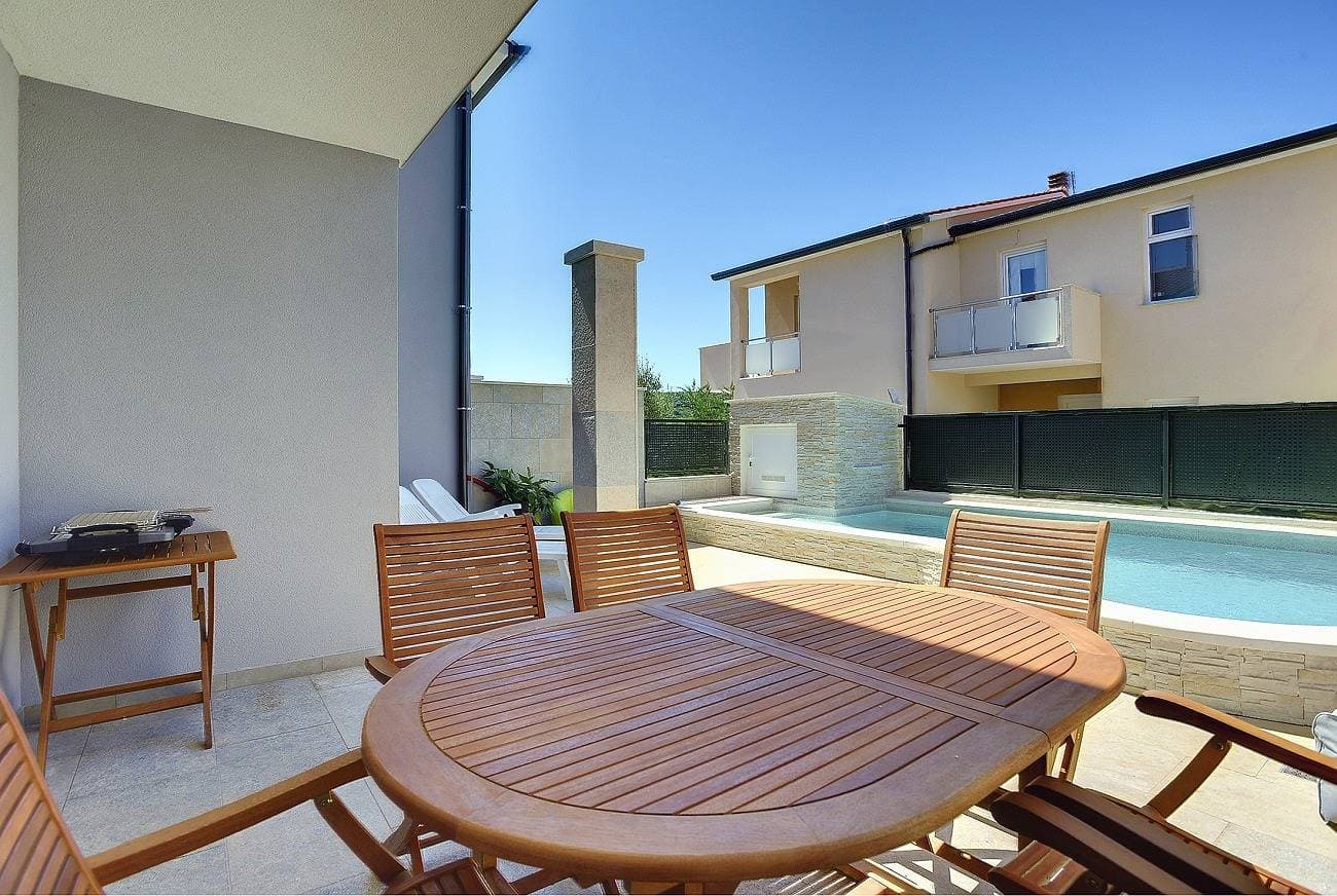 Foto 2 von 22: Strandnahe Villa mit privatem Pool, WLAN, Terrasse, Grill
