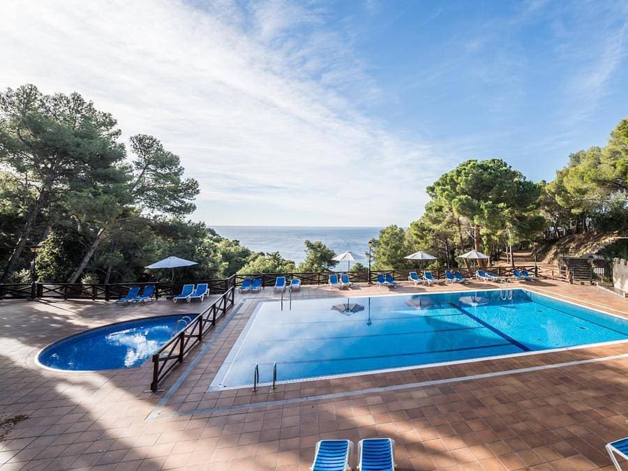 Foto 7 von 83: Camping Cala Llevado - Sea Green By Sunêlia - Chalet 2 personen - Low Cost 1 Zimmer ohne Sanitäranlagen