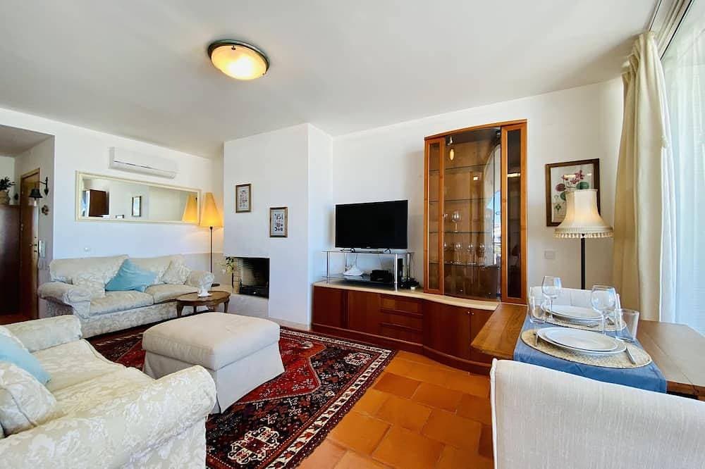 Foto 6 von 11: Exquisite 1-Zimmer-Wohnung in Lagos Marina mit Pool