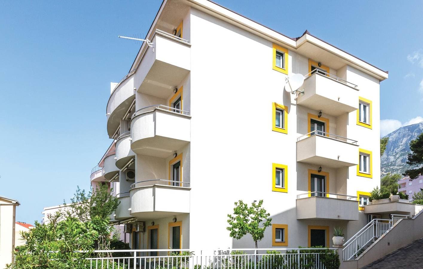 Foto 2 von 22: Urlaub am Meer: Modernes Apartment mit Terrasse, Parkplatz und WLAN in Makarska