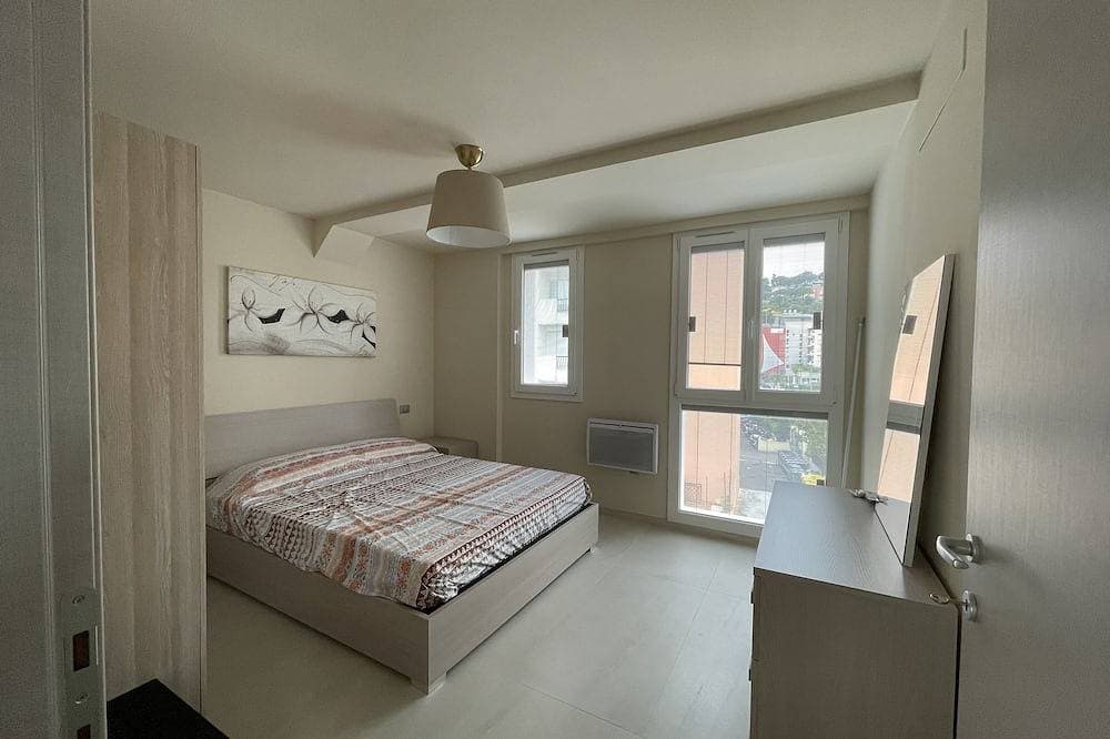 Foto 3 von 13: Apartment in Villa Jacaranda - Roquebrune Cap Martin, Alpes Maritimes