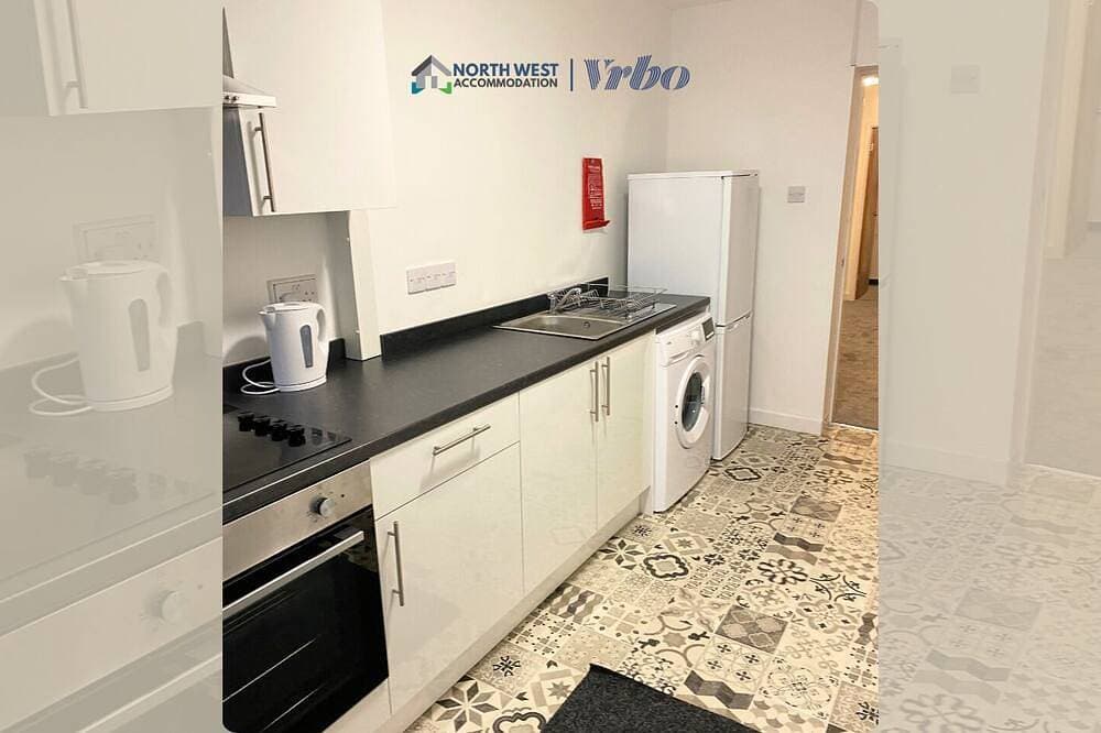 Foto 8 von 9: Modern 1 Bedroom Flat in St Helens – Ideal for Relocation or Work Trips